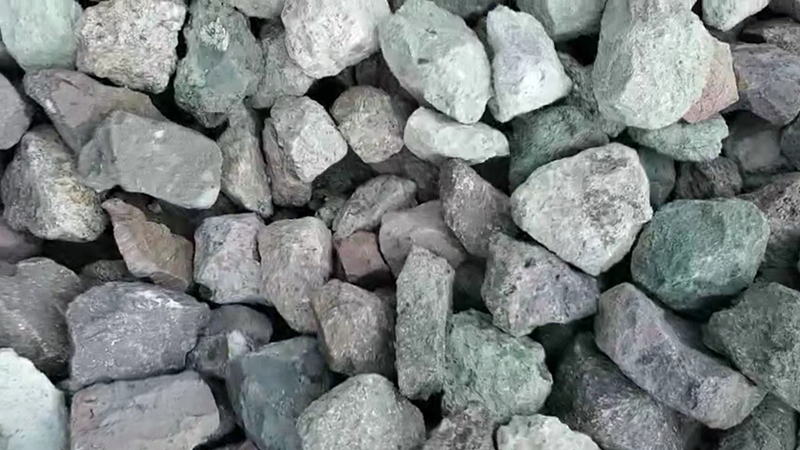 火山岩滤料与其它石材材料在水处理领域的应用对比